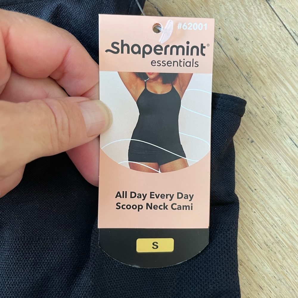 Shapermint Black Scoop Neck Cami